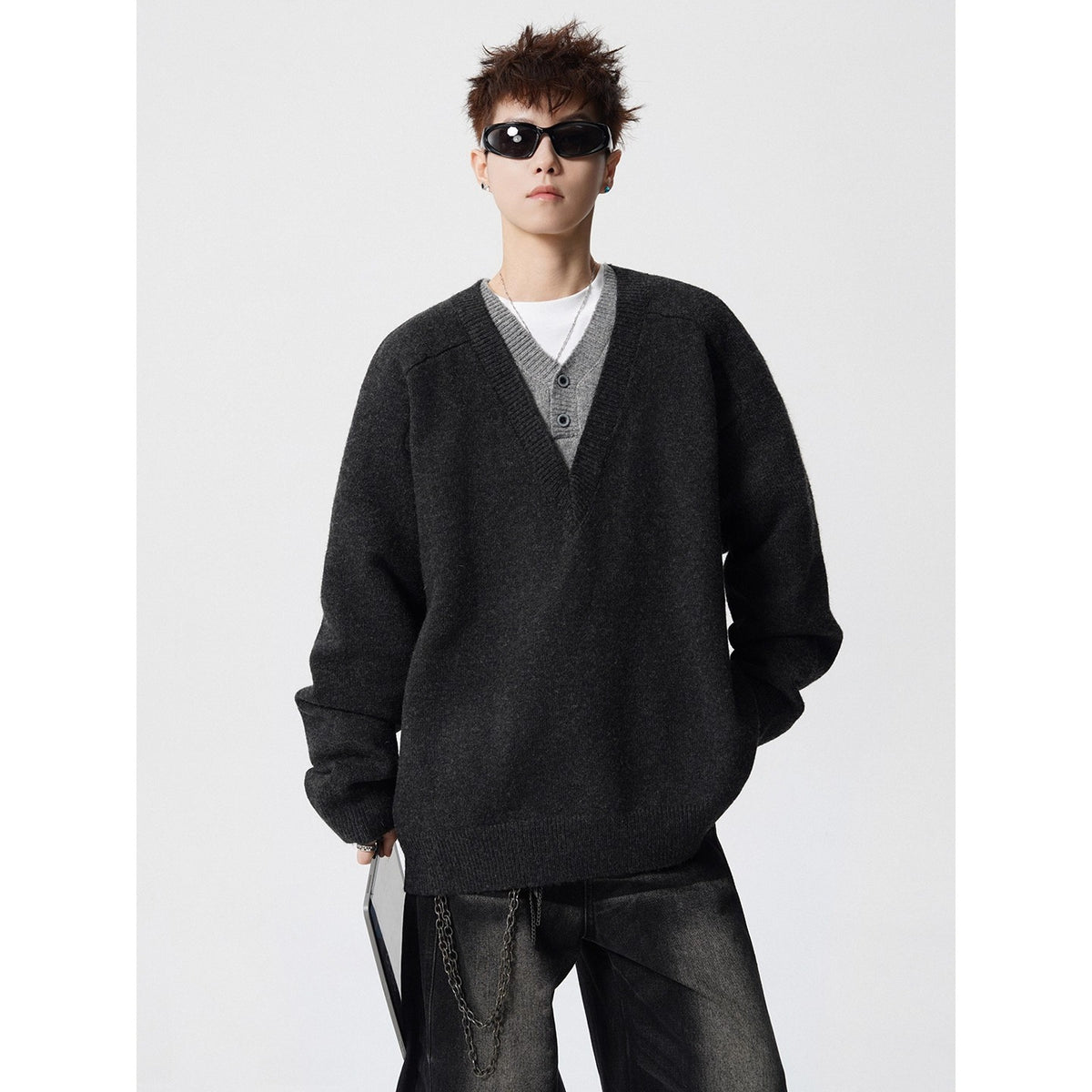 Men's Retro Relaxed Long Sleeve V-Neck Knitted Pullover Sweater